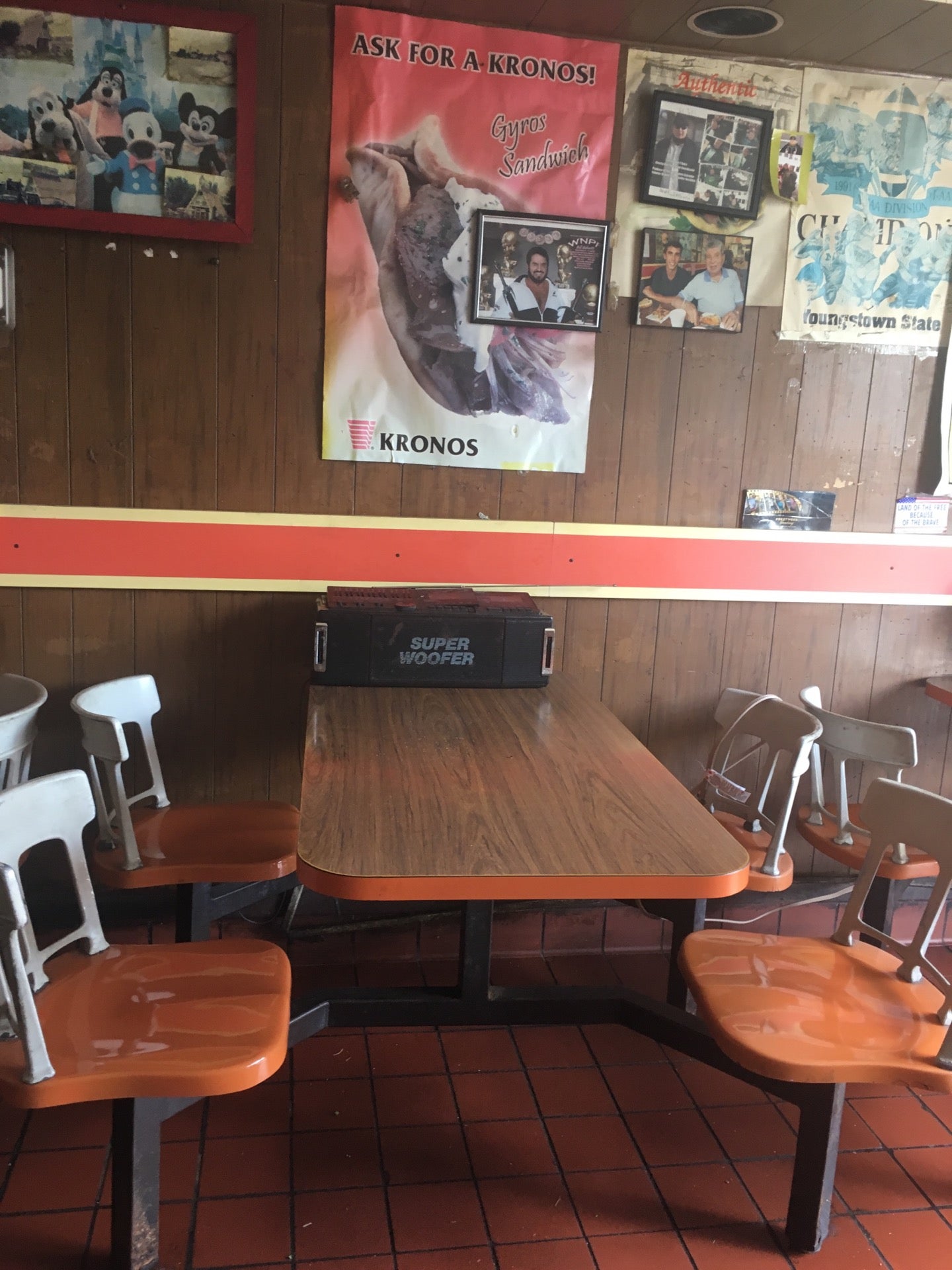 Jay's Famous Hot Dogs, 68 Boardman Canfield Rd, Youngstown, OH