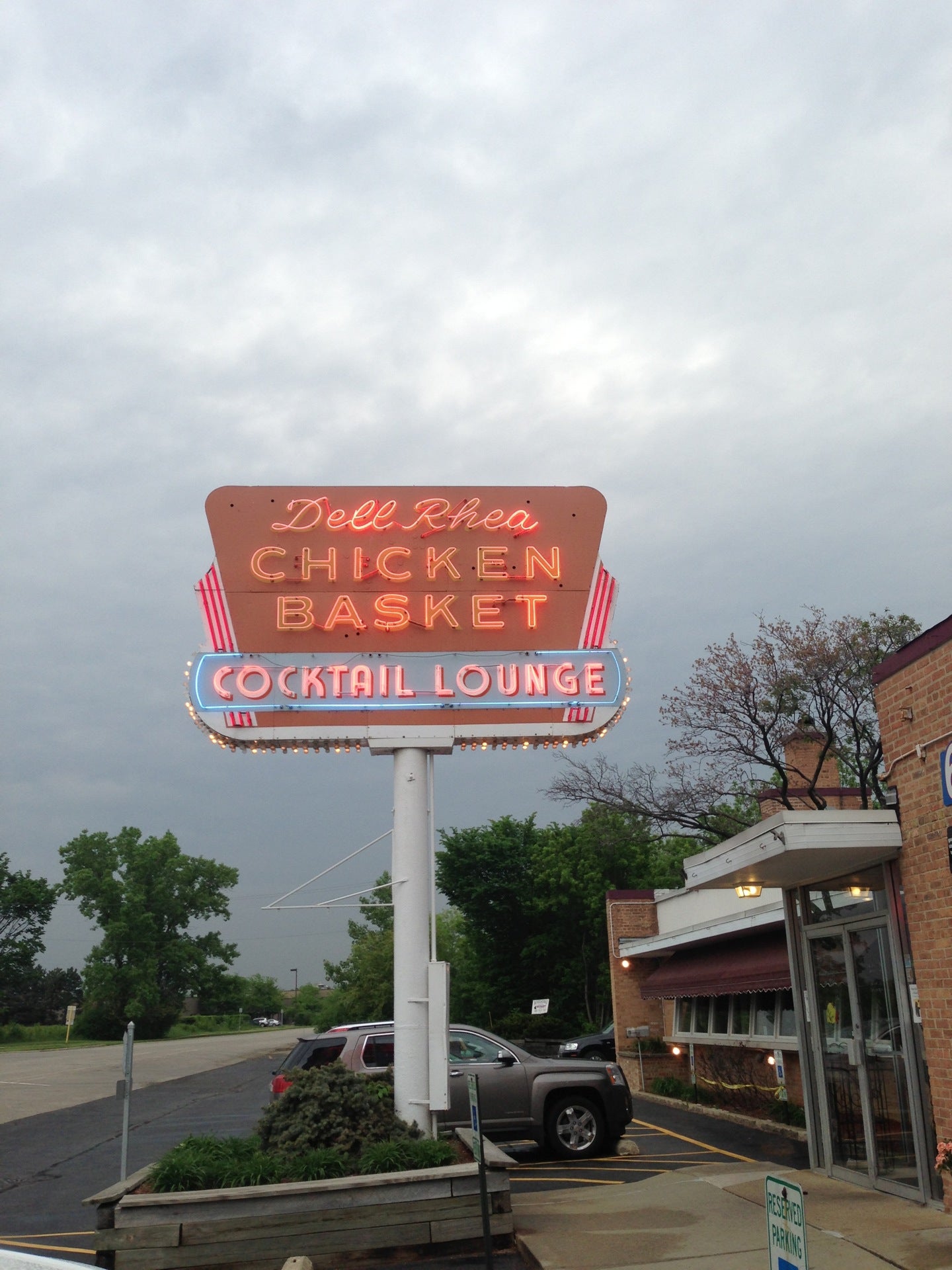 Dell Rhea's Chicken Basket, 645 Joliet Rd, Willowbrook, IL, Restaurants - MapQuest Dell Rhea's Chicken Basket, 645 Joliet Rd, Willowbrook, IL, Restaurants - MapQuest