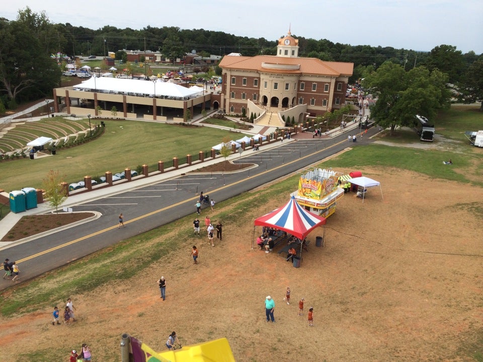Sugar Hill City Lawn and Amphitheatre, 5039 W Broad St, Sugar Hill, GA