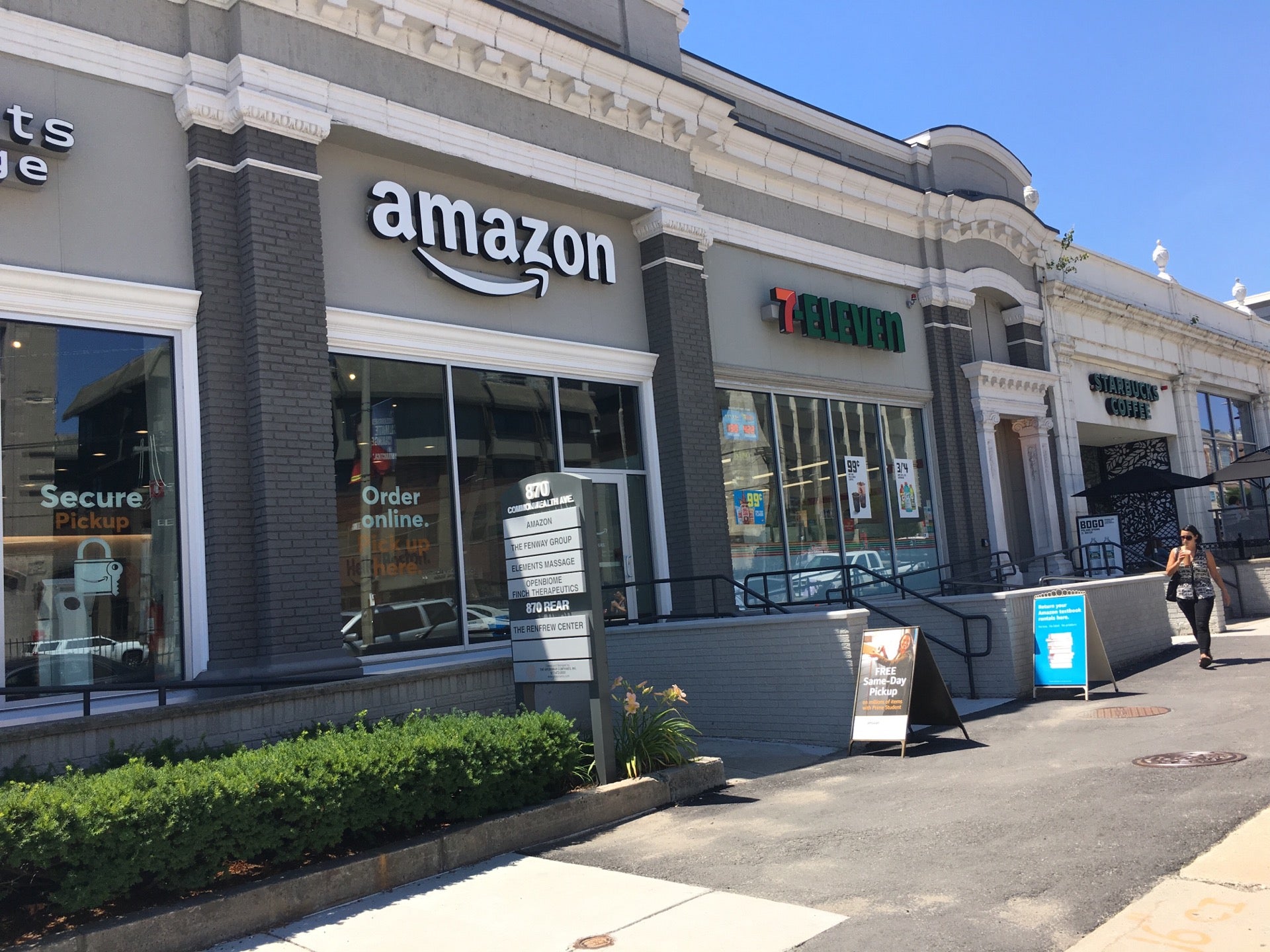 Amazon Hub Locker+, 870 Commonwealth Ave, Brookline, Town of, MA