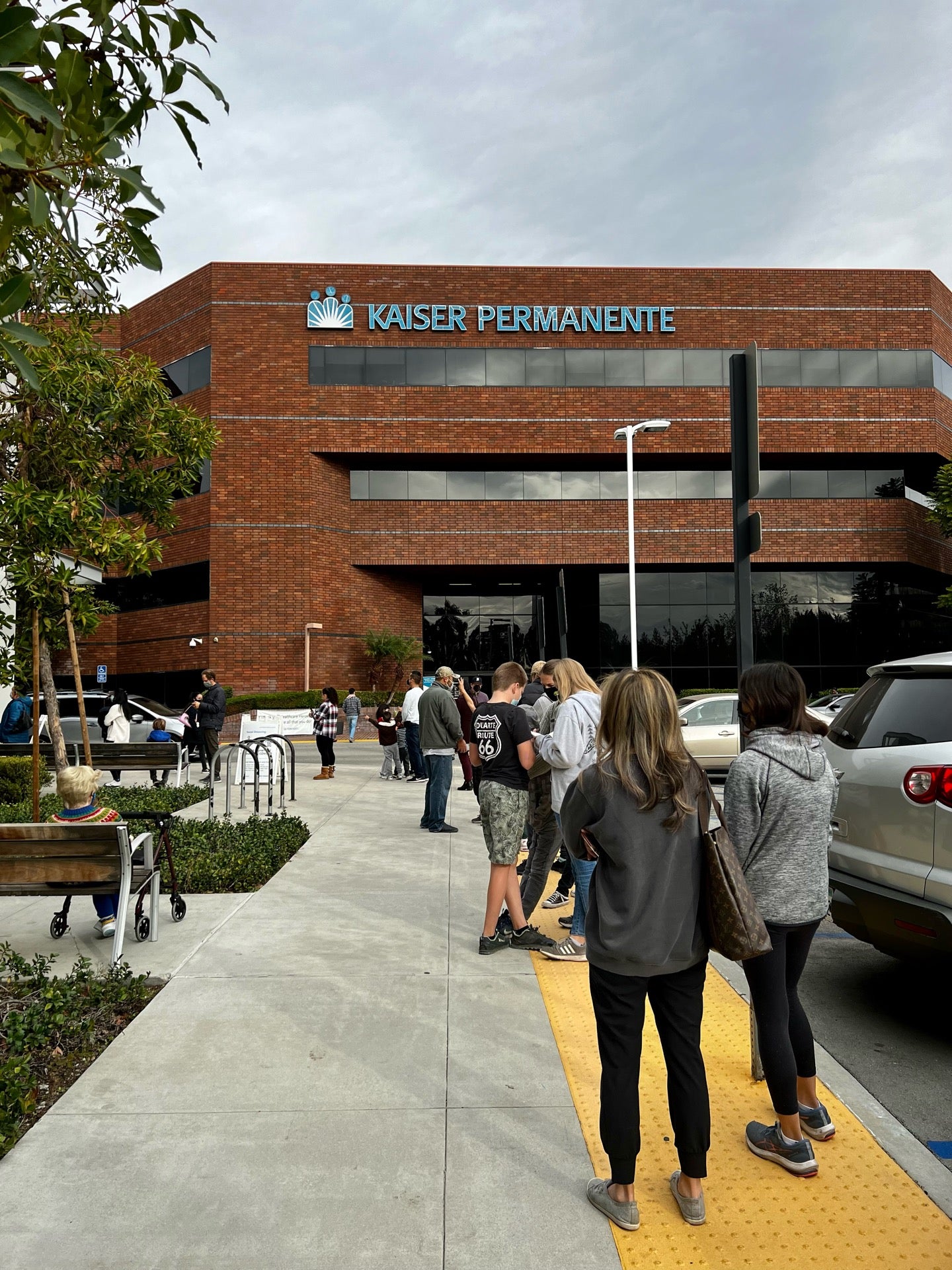 Kaiser Permanente Pasadena Medical Offices, 3280 E Foothill Blvd, Pasadena,  CA, Medical Centers - MapQuest