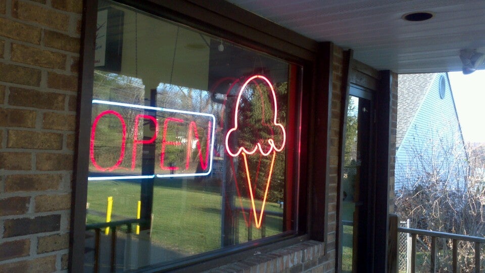 The Big Dipper Ice Cream Parlour, 91 Waterbury Rd, Prospect, Town of