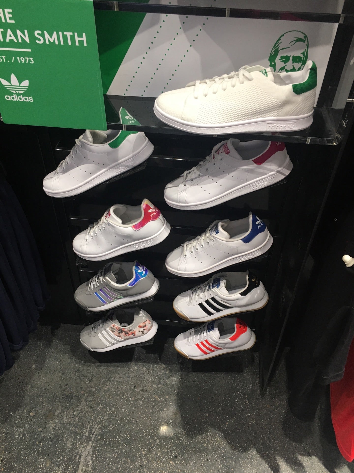 Foot Locker in Glendale, CA