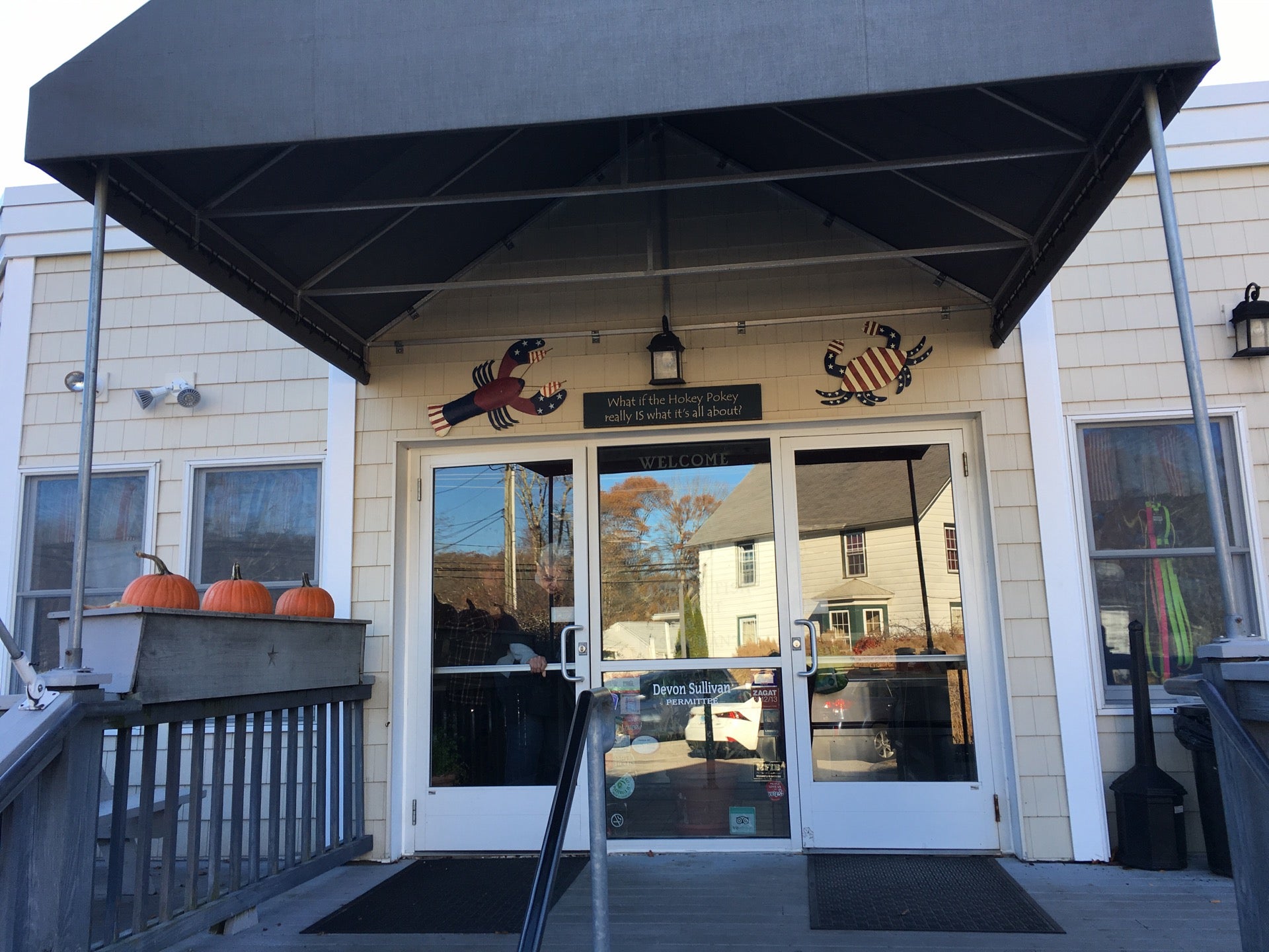 Flanders Fish Market & Restaurant, 22 Chesterfield Rd, East Lyme, CT, Seafood Markets MapQuest