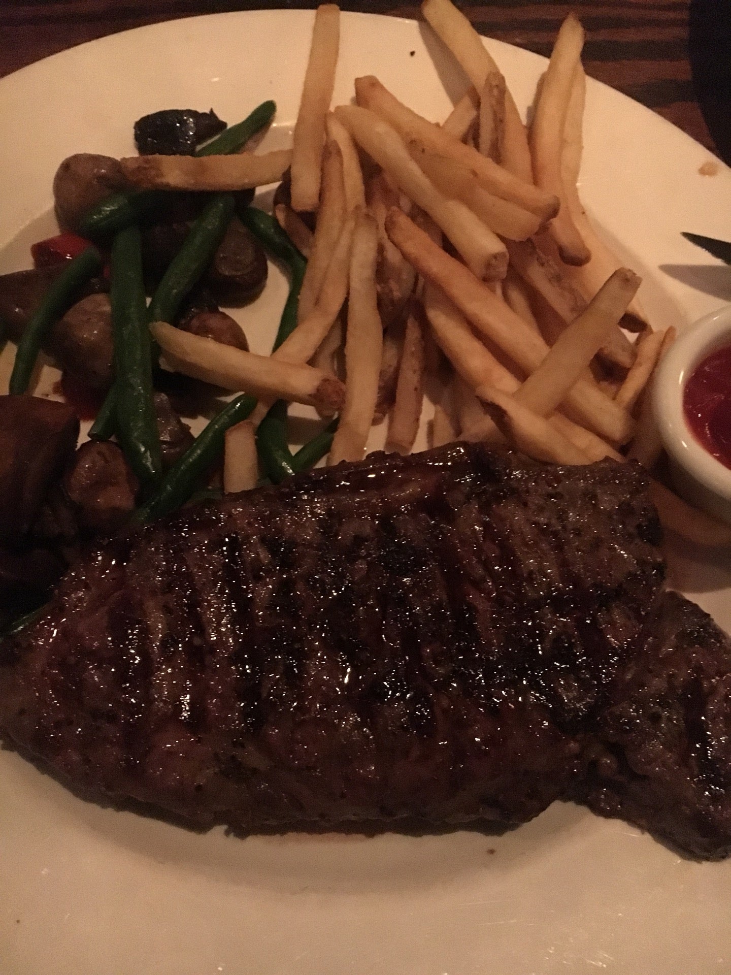 The Keg Steakhouse + Bar, 3130 Argentia Rd, Mississauga, ON, Eating