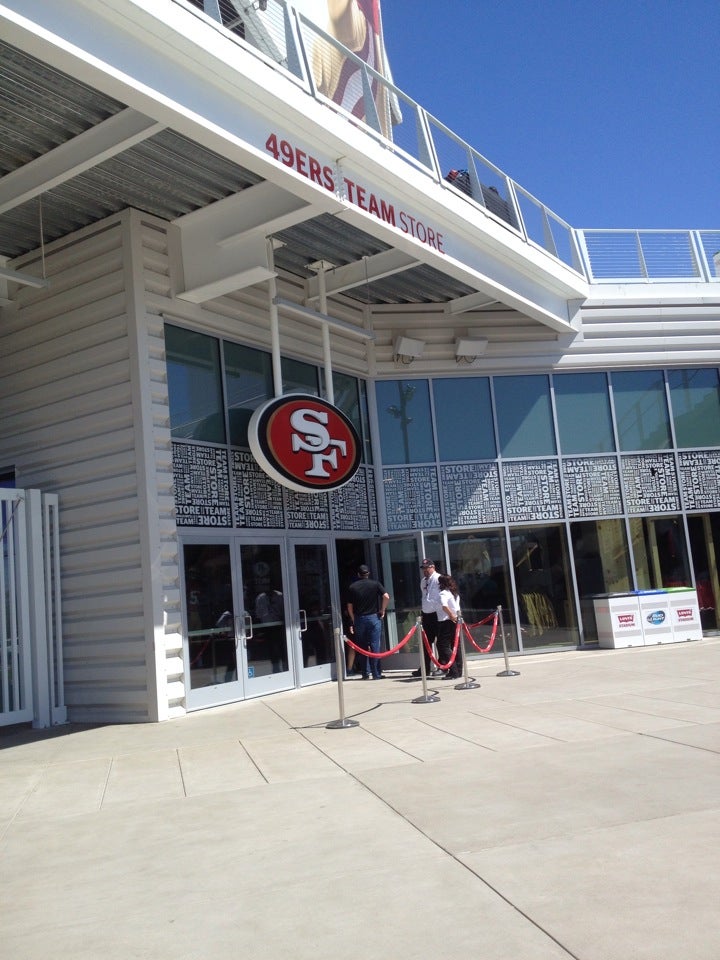 49ers Team Store Presented by Visa, Santa Clara - CA