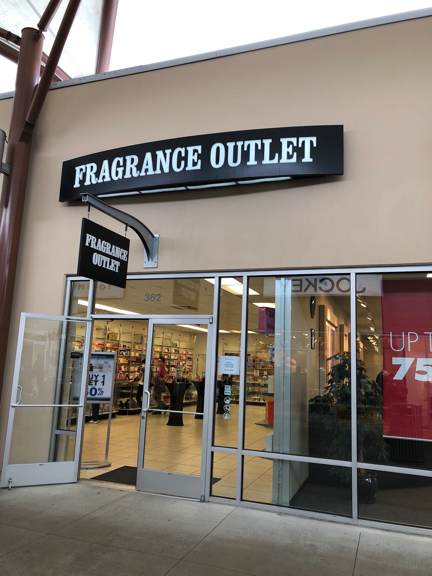 Le Creuset Outlet Store, 10600 Quil Ceda Blvd, Marysville, WA, Home Centers  - MapQuest