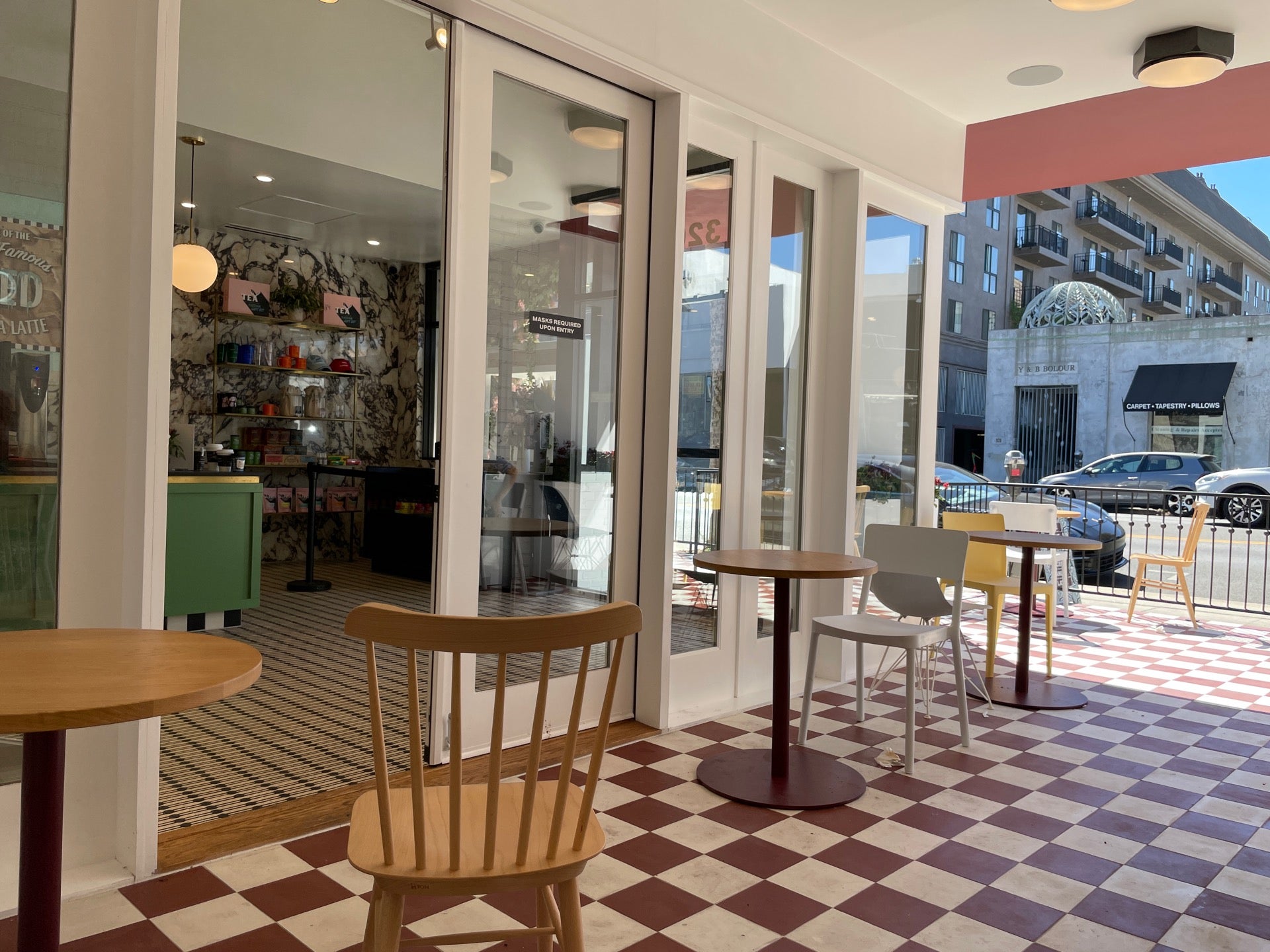 Alfred Coffee Robertson, 320 S Robertson Blvd, Los Angeles, CA, Coffee