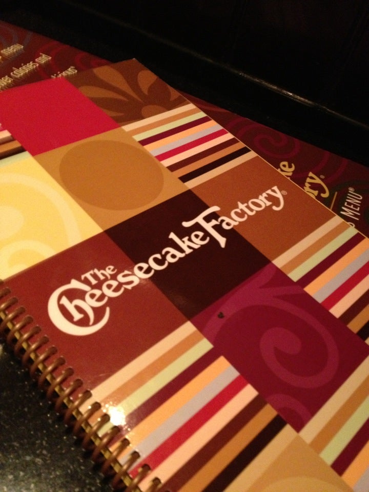 The Cheesecake Factory, 442 W Hillcrest Dr, Thousand Oaks, CA, Cafes