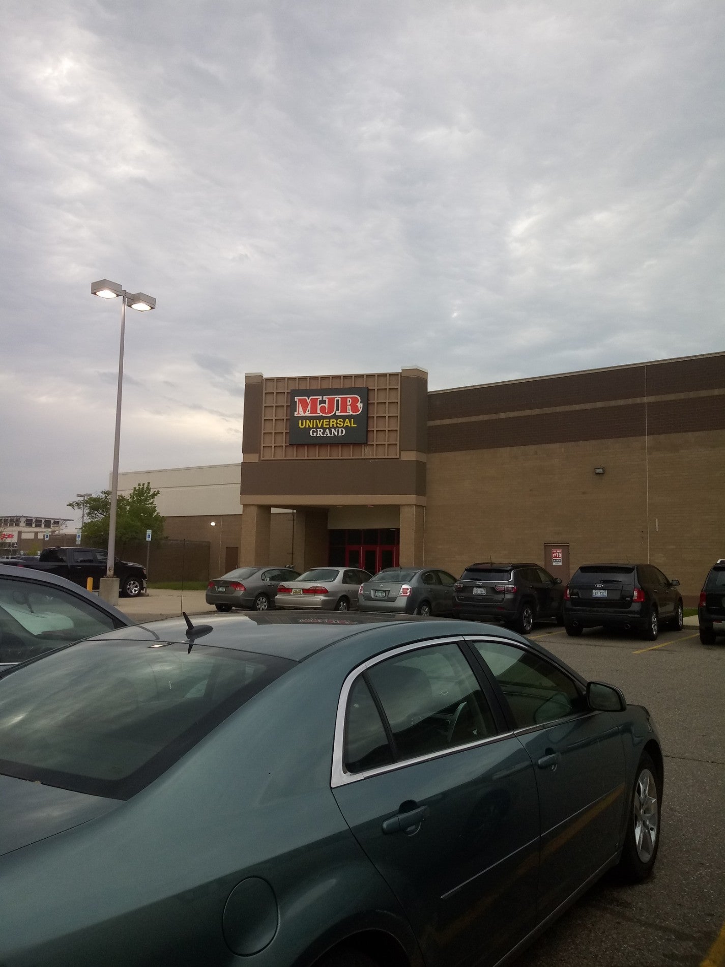 MJR Universal Cinema 16, 28600 Dequindre Rd, Warren, MI, Tourist