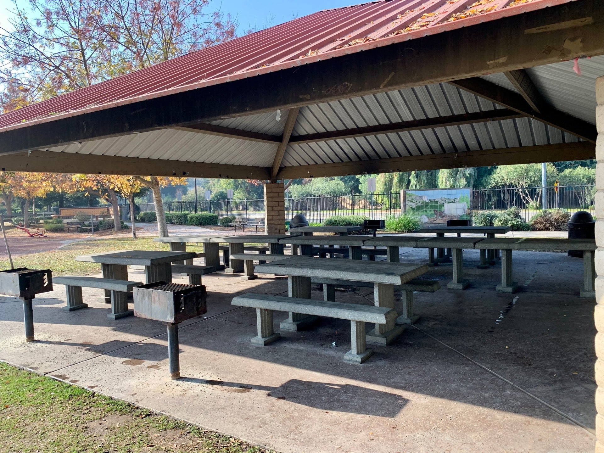 Oso de Oro Lake Park, 5550 N Forkner Ave, Fresno, CA, Playgrounds ...