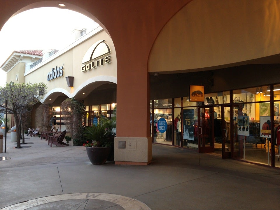Desert Hills Premium Outlets, 48400 Seminole Dr, Cabazon, CA, Shopping  Centers & Malls - Outlet Center - MapQuest