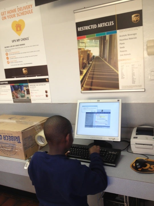 UPS Customer Center, 2008 Fay St, Durham, NC, Package delivery