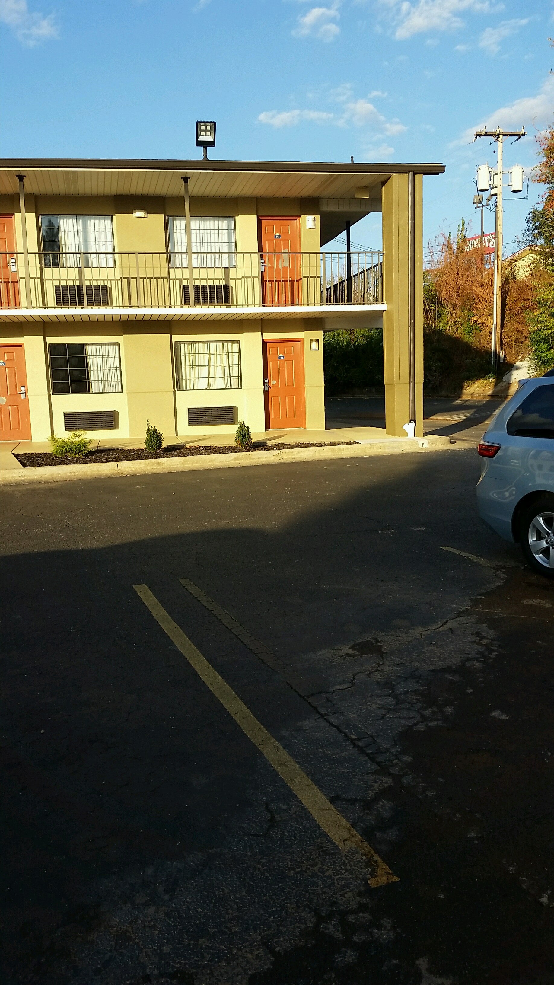 Days Inn Athens College, 1322 US Highway 72 E, Athens, AL, Hotels