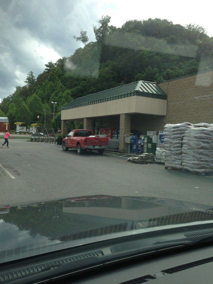 Lavalette Food Fair, 4541 5th Street Rd, Huntington, WV, Grocery stores