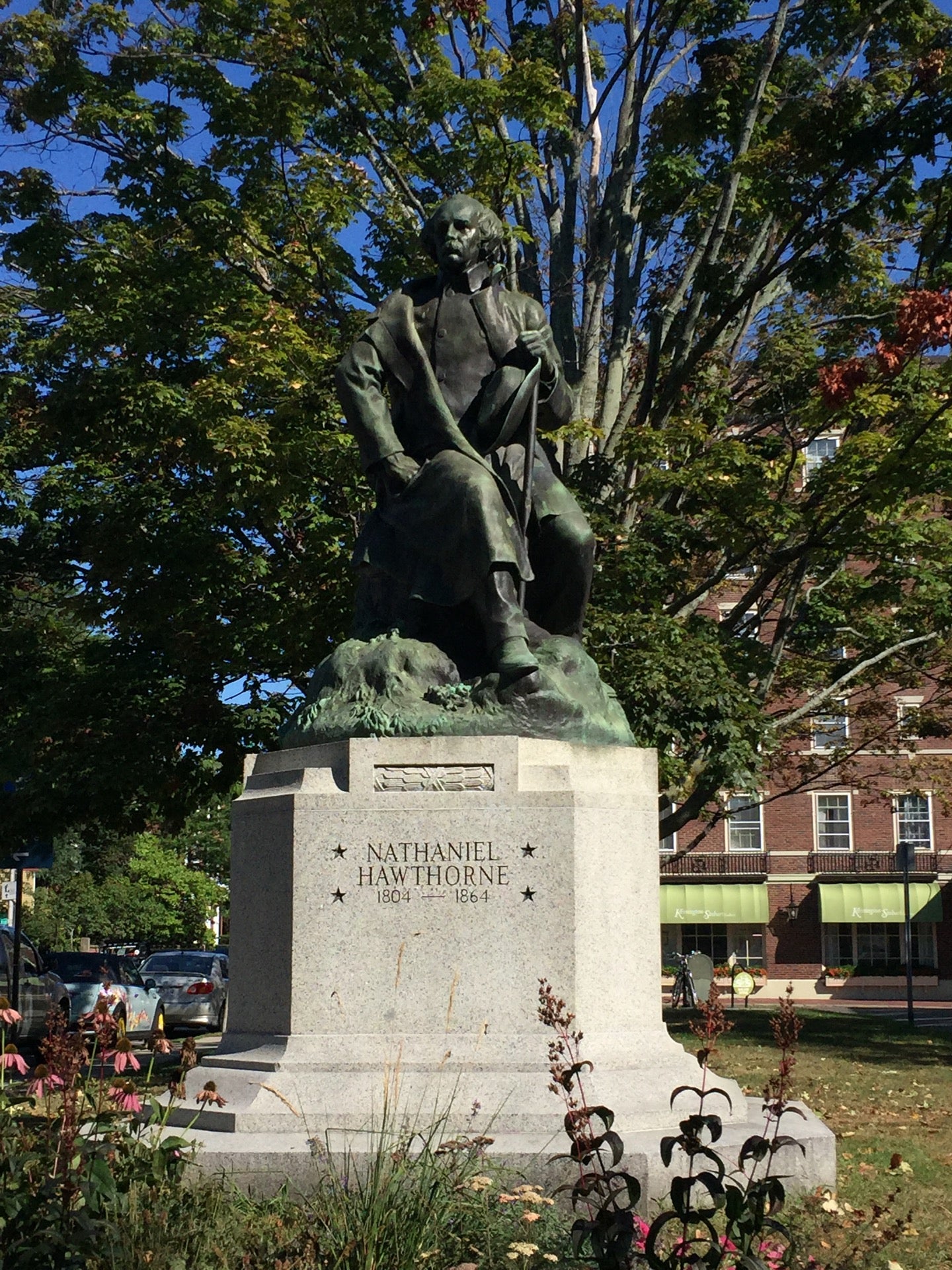 Nathanial Hawthorne Statue, 20 Hawthorne Blvd, Salem, MA, Monuments