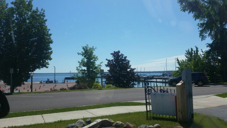 Harbor's Edge Motel, 33 Front St, Bayfield, WI, Hotels & Motels MapQuest