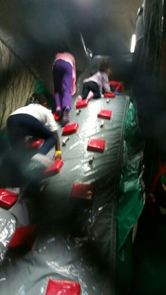 Carmen Arace Middle School, 390 Park Ave, Bloomfield, Town of, CT