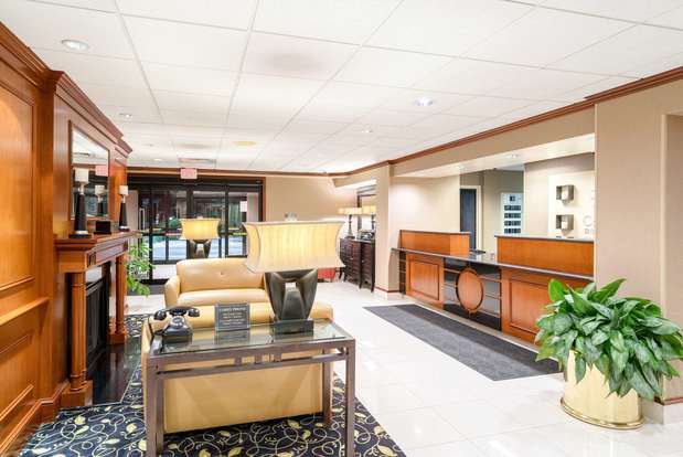 Comfort Inn & Suites Newark - Wilmington, 3 Concord Ln, Newark ...