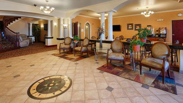 Best Western Henrietta Inn & Suites, 816 US Highway 287 S, Henrietta