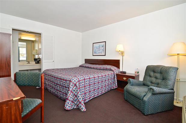 Americas Best Value Inn Chillicothe, 1135 E Main St, Chillicothe, OH ...