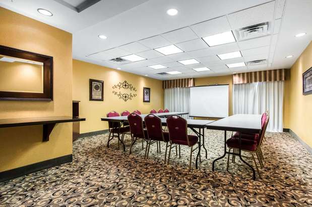 Comfort Suites Cullman I-65 Exit 310, 2048 Saint Joseph Dr Nw, Cullman 