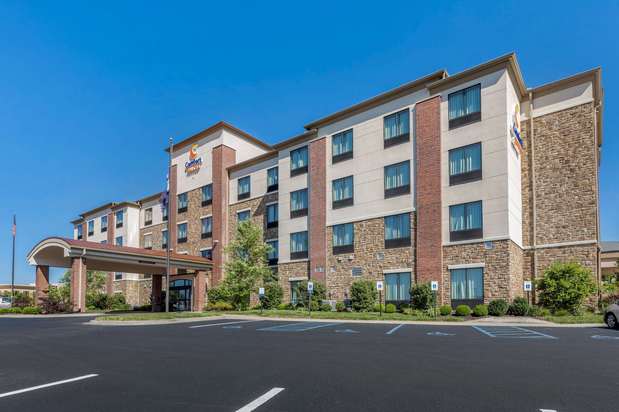 Comfort Suites Bridgeport - Clarksburg, 285 White Oak Blvd, Bridgeport ...