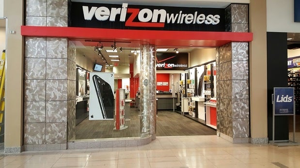 Verizon, 2791 Richmond Ave, Pergament Mall, Pergament Mall, Staten Island,  NY, Cellular Phone Services - MapQuest