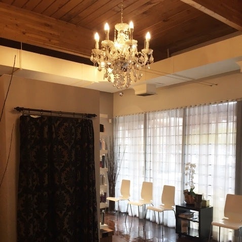 Hair 2000 Salon & Esthetics