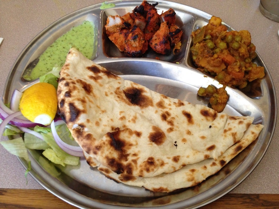 Restaurant Bombay Mahal, 1001 Rue JeanTalon O, Montréal, QC