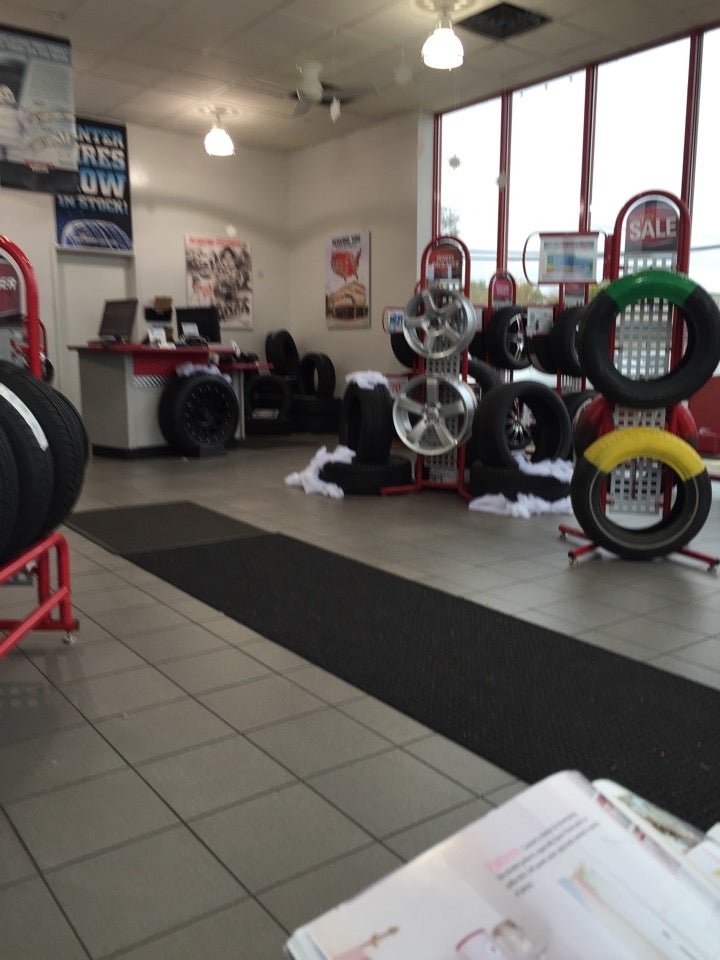 Discount Tire, 33633 S Gratiot Ave, Clinton Township, MI, Auto Parts