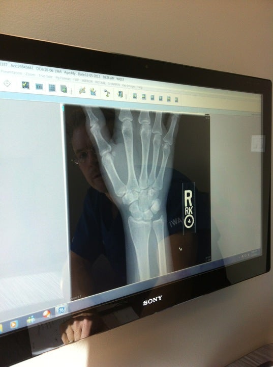 The Hand and Wrist Institute, 8929 Wilshire Blvd, Beverly Hills, CA