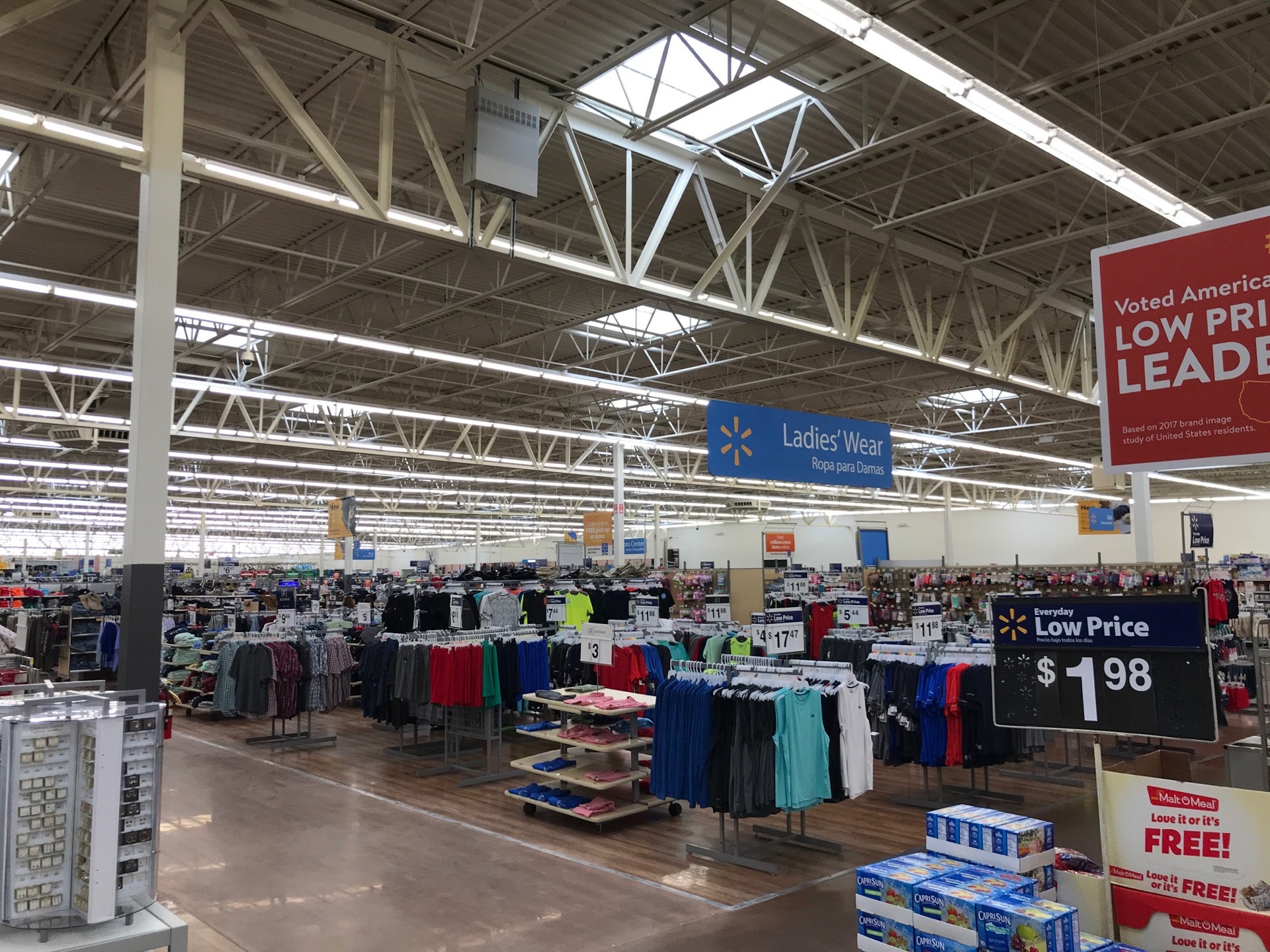 Total 72+ imagen walmart steelyard cleveland ohio Viaterra.mx