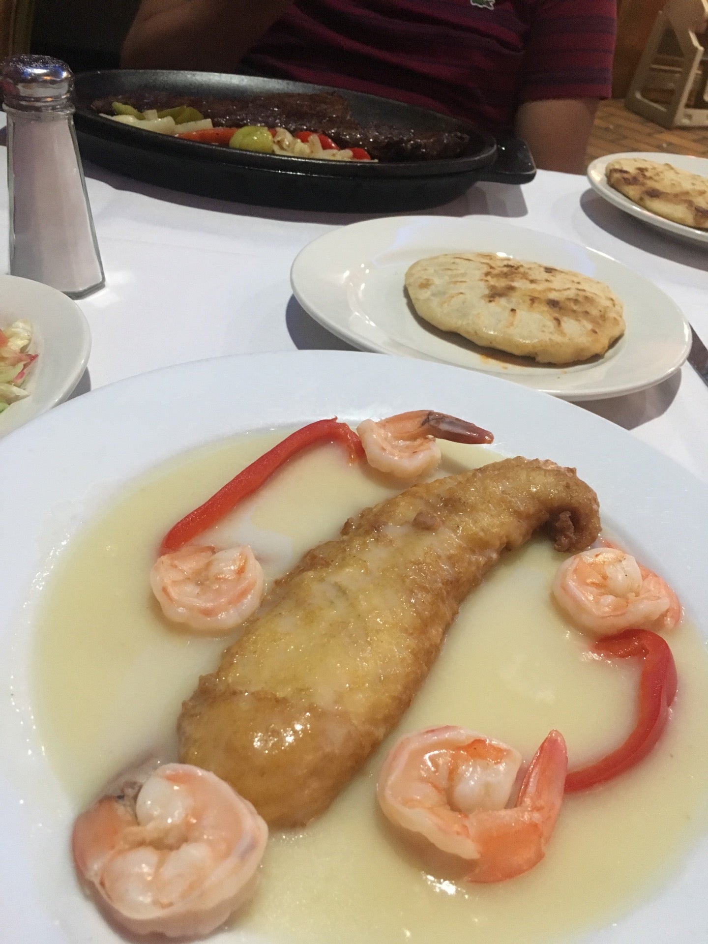 El Salvadoreno Restaurant, 1128 Elizabeth Ave, Elizabeth, NJ, Eating