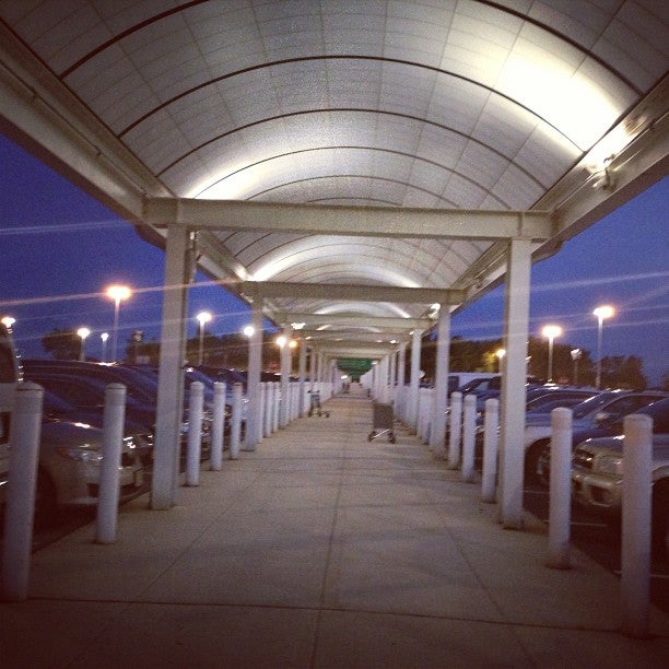 JPK Long Term Parking, 12202 S Conduit Ave, New York, NY, Parking