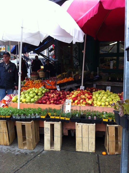 Kensington Fruit Market, 34 St Andrew St, Toronto, ON M5T