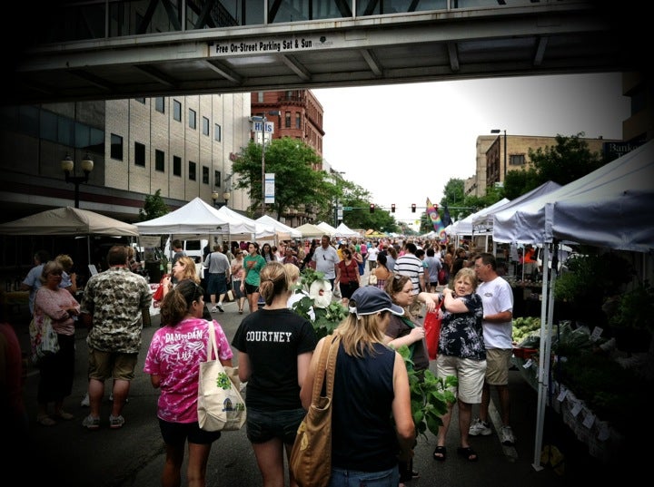 Cedar Rapids Farmers Market, 501 1st St SE, Cedar Rapids, IA, Food