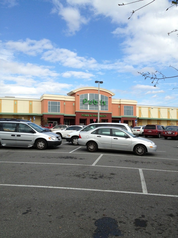 Publix Liquors at The Shops at Foxwood, 2765 NW 49th Ave, Ste 302