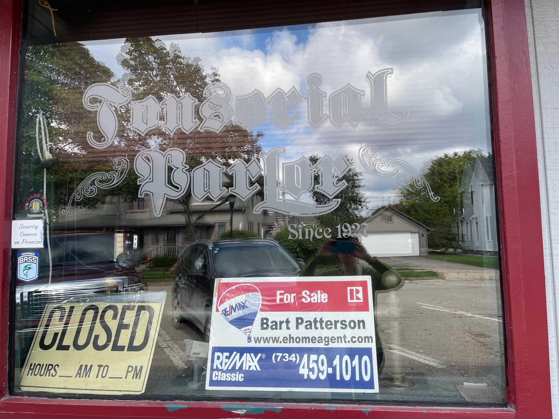 Yer Grampa’s Moustache Barber Shop