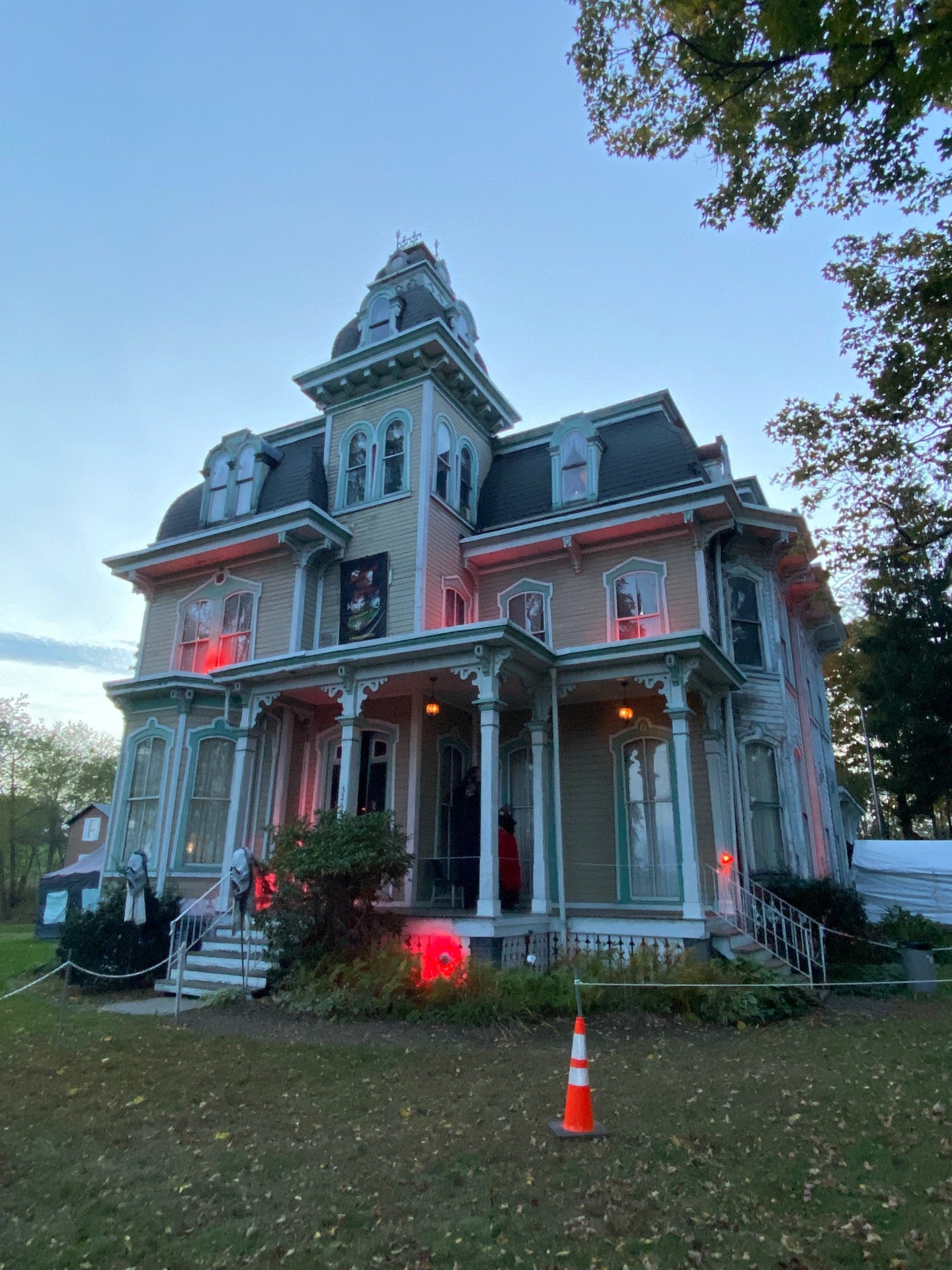 Ravenwood Manor, 3263 Cross Roads Blvd, Beccaria Twp, PA, Monuments