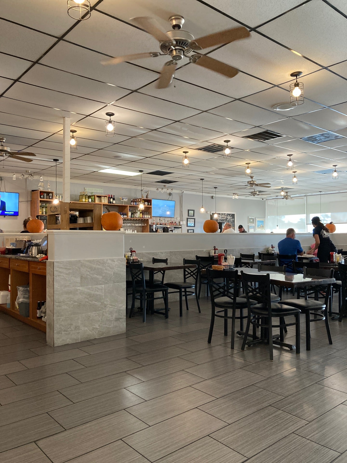 Benedict's Restaurant, 2676 Bayshore Blvd, Ste H, Dunedin, FL