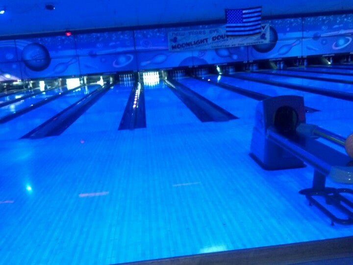 Imperial Lanes, 44650 Garfield Rd, Clinton Township, MI, Sports