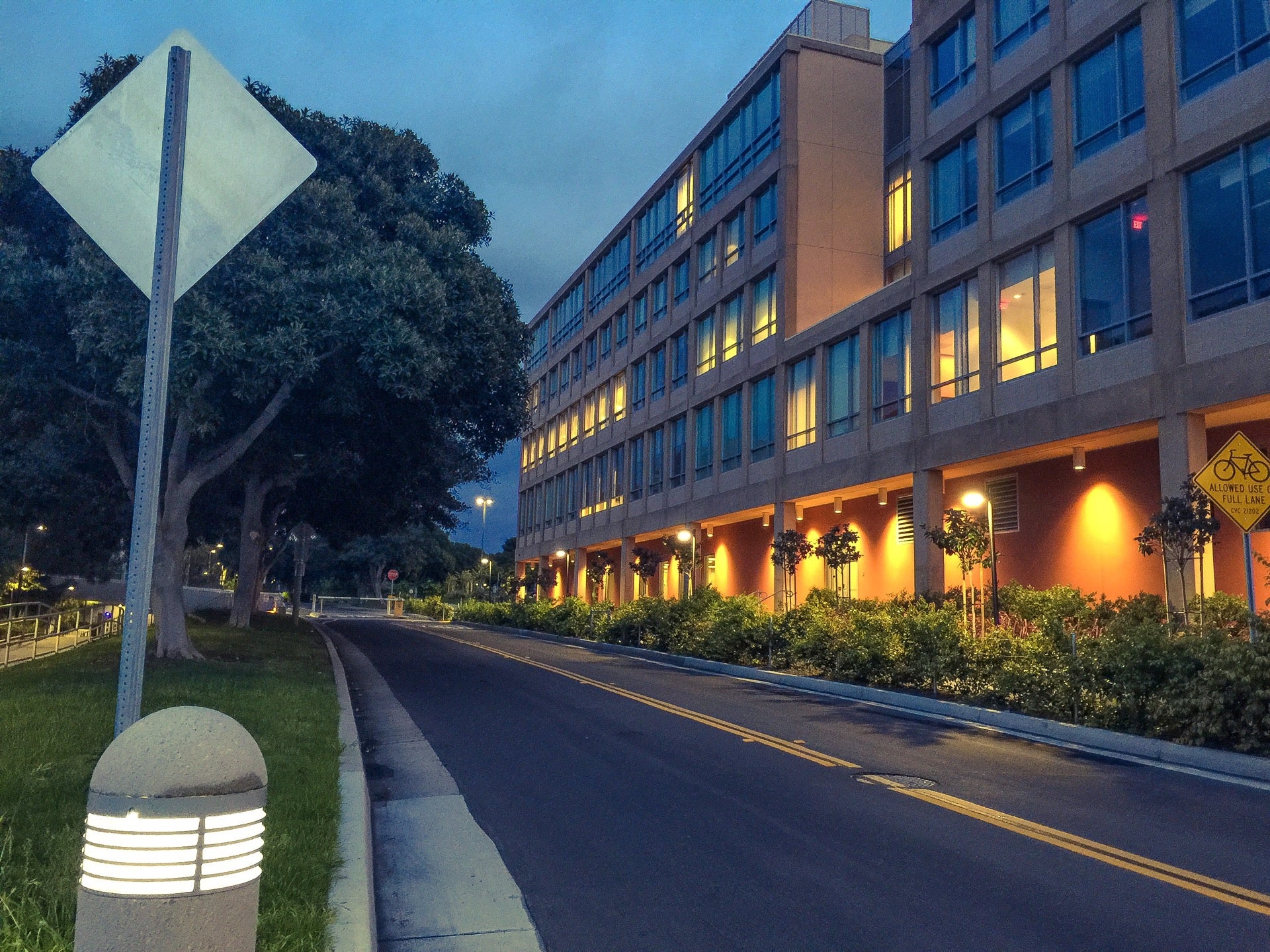 Anteater Parking Structure, E Peltason Dr, Irvine, CA - MapQuest