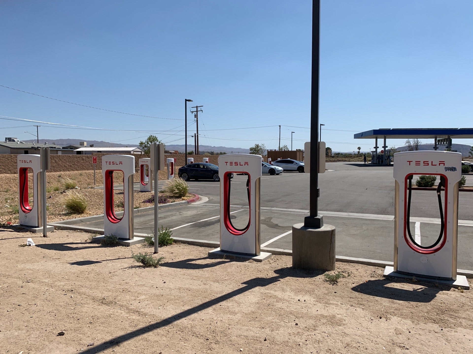 Tesla Supercharger Yermo, 36017 Calico Rd, Yermo, CA, Electric