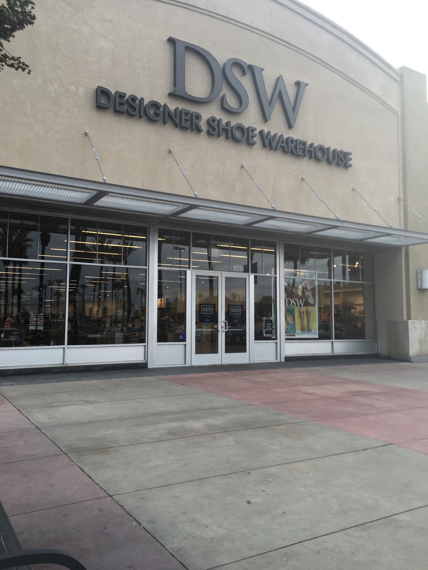 dsw in canton mi