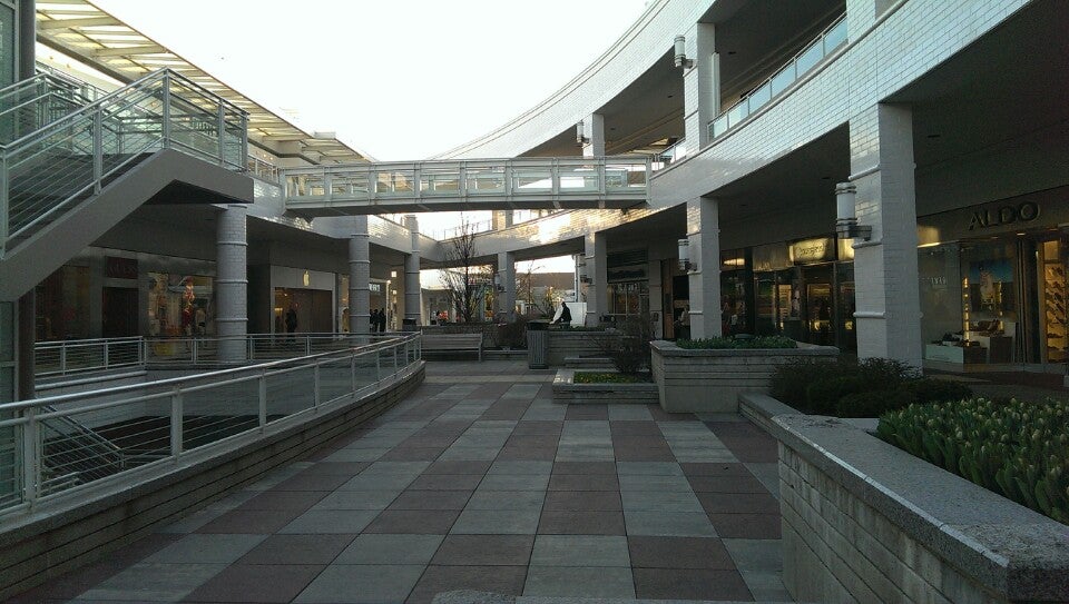 Oakbrook Center Oak Brook IL, corner of Rte 83 and Cermak R…