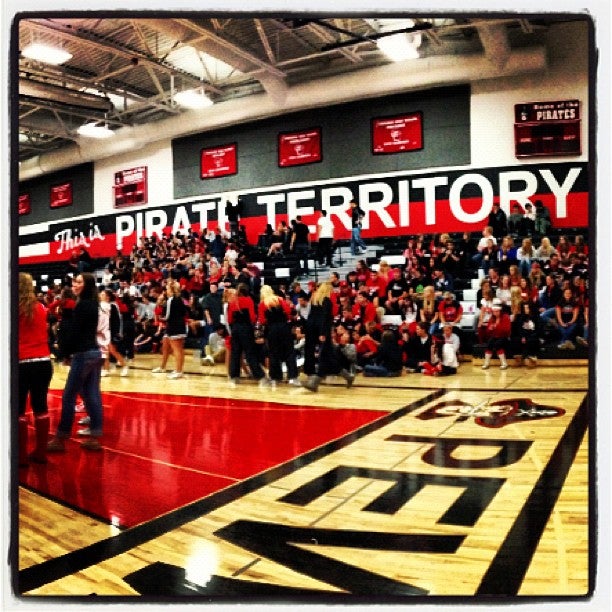 Asa Clark Middle School, 472 Lake St, Pewaukee, Village of, WI, Schools