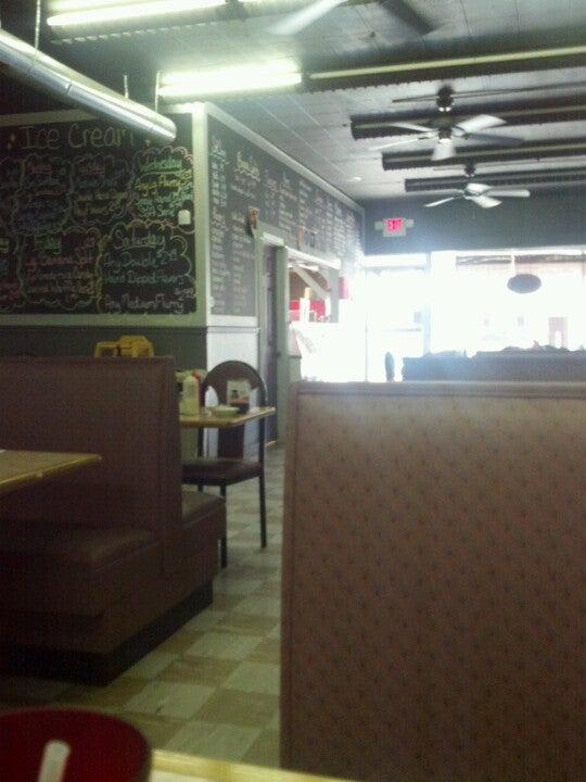 Corunna's Hometown Grille, 326 N Shiawassee St, Corunna, MI