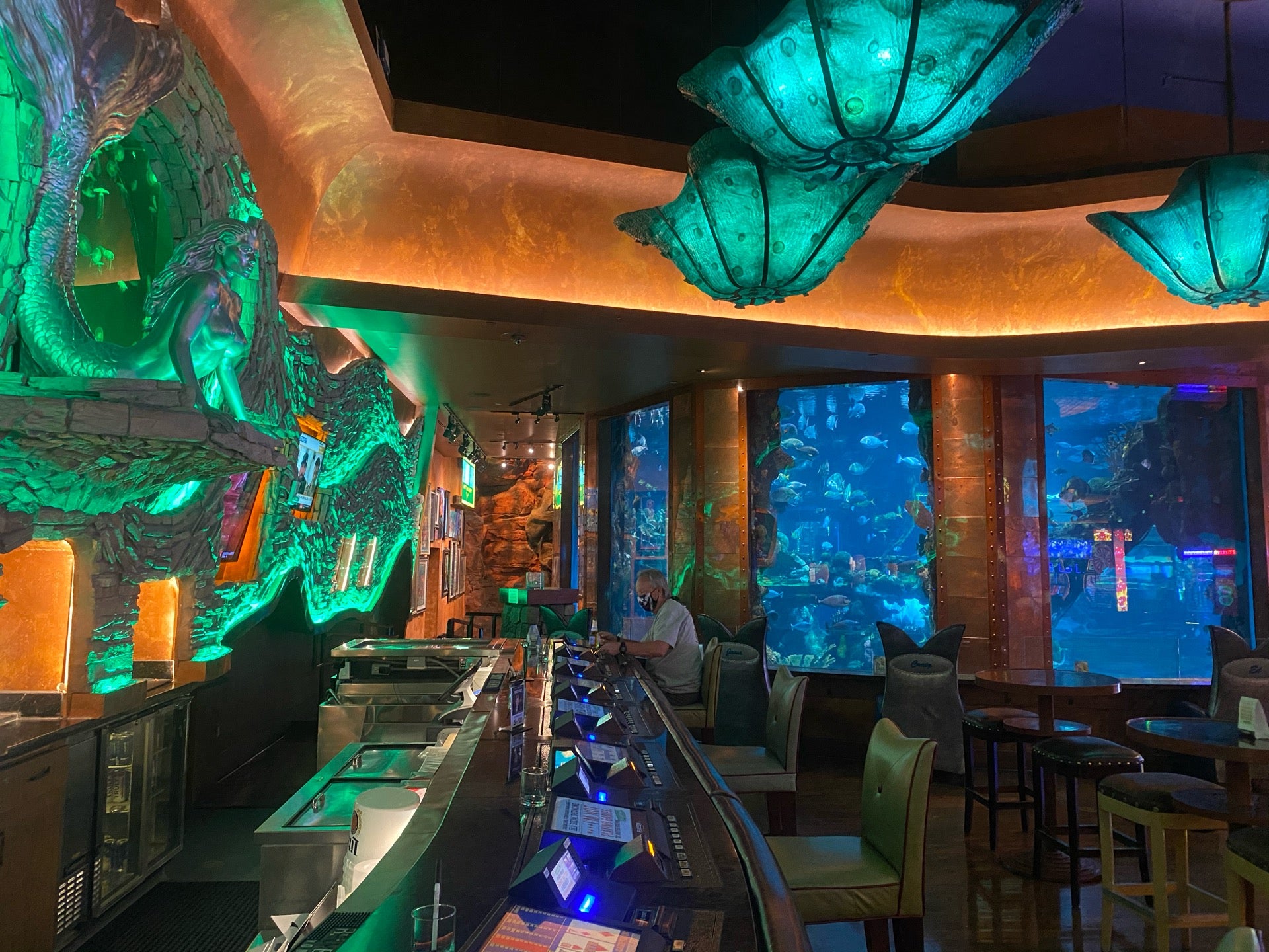 Mermaid Restaurant & Lounge