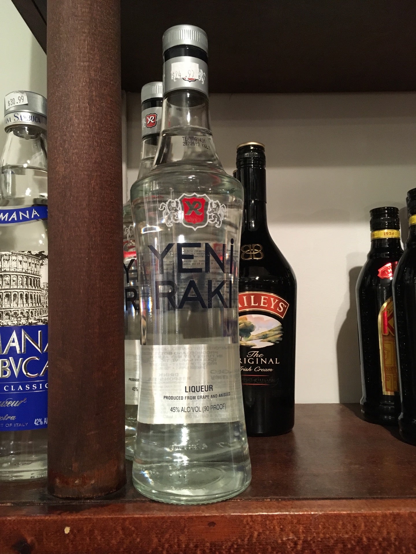 Metropolitan Wines & Spirits. Beer, Cigars and Cigarettes., 401 Church